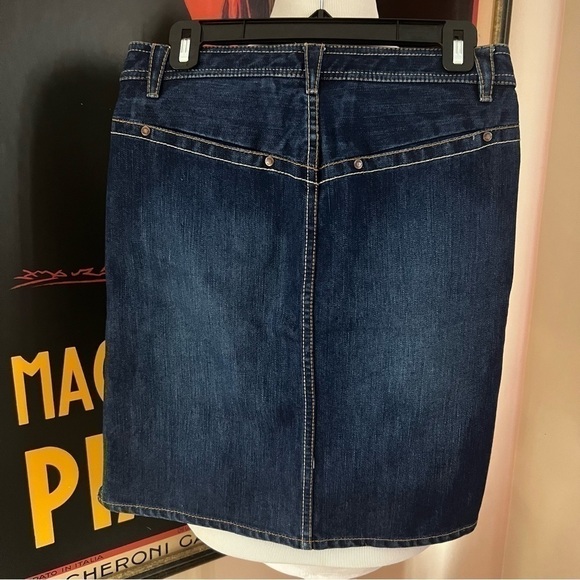 fcuk jeans: Exposed Stitching Dark Denim Jean Skirt With Functioning Pockets - Picture 2 of 9